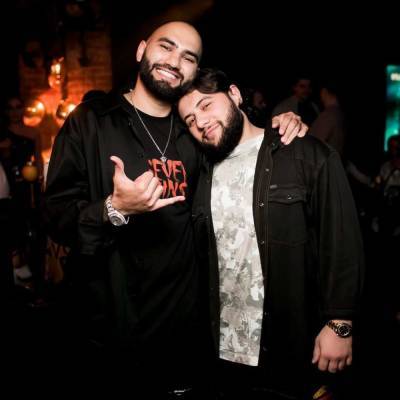 Музыкант из рэп-дуэта HammAli & Navai предложил фанатке в обмен на фото "сесть его другу на лицо"