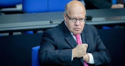 Министра экономики ФРГ увезли на скорой с заседания Бундестага
