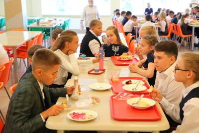 В Роспотребнадзоре расширили список запрещенных для питания школьников блюд