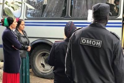 Около 20 человек доставили в полицию после рейда в Цыганском поселке в Екатеринбурге