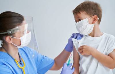 Нужно ли вакцинировать детей: ответил врач эксперт