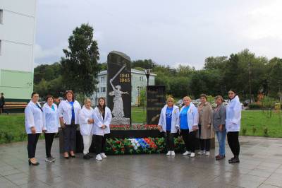 Участники автопробега "Дорогой к обелиску" почтили память освободителей Южного Сахалина и Курил