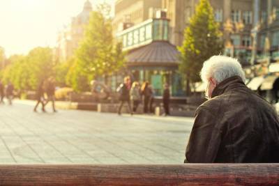 Названы категории российских пенсионеров, имеющих право на доплаты за родственников