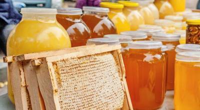 Подмешивают даже известь: купить в Украине натуральный мед становится проблемой