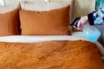 Блогерша показала простой способ погладить постельное белье без утюга