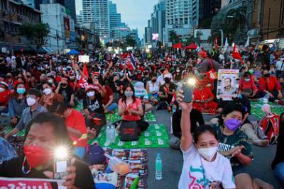 В Таиланде начались массовые протесты из-за пандемии коронавируса