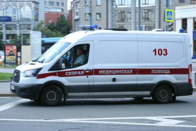 8-летний мальчик получил тяжелые травмы после падения с гаража в Москве