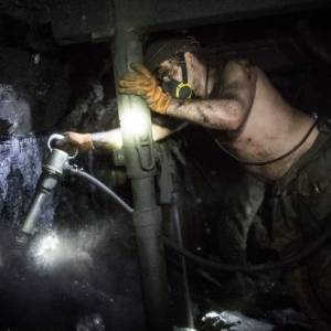 В шахте на оккупированном Донбассе оборвался трос: погибли девять человек
