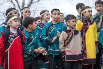 На Сахалине будут бесплатно кормить школьников из семей коренных малочисленных народов