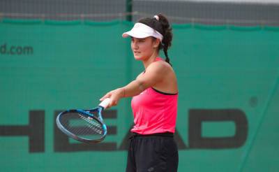 Зейналова снялась с матча юниорского US Open в одиночном разряде