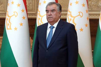 Президент Таджикистана призвал усилить обороноспособность армии из-за талибов