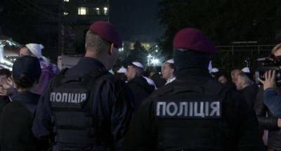 Полицейские продолжают следить за безопасностью в Умани - lenta.ua - Украина