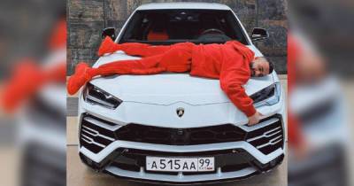Lamborghini лишенного прав блогера Гасанова остановили в Москве за нарушение ПДД