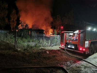 В посёлке Кучуры сгорел двухквартирный жилой дом