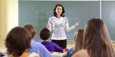 Учителям Удмуртии повысят зарплату