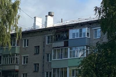 В Ярославле жители многоэтажки на Резинотехнике уже год живут без крыши