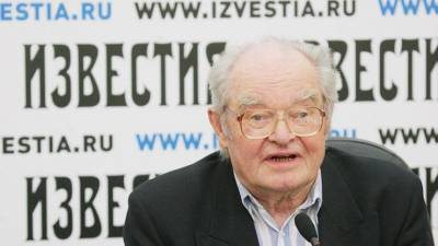Умер известный журналист «Известий» Леонид Камынин