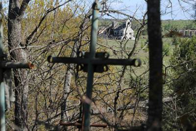 Украинская чиновница подбрасывала мэру землю с кладбища для наведения порчи