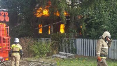 Под Рязанью добровольцы спасли из горящего дома 82-летнего пенсионера