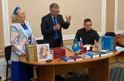Выставка казахской литературы открылась в Москве