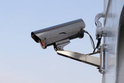ЕС просит высший суд наказать Польшу из-за камеры видеонаблюдения