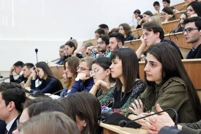Девять студентов вузов Краснодарского края ежемесячно будут получать выплаты от Правительства РФ