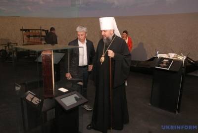 Ткаченко и глава Православной церкви Украины открыли обновленный Зал Памяти Музея Голодомора-геноцида