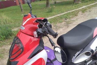 Водитель скутера пострадала в ДТП в Великих Луках