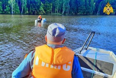 Патрули МЧС проверили водные объекты в двух районах Смоленской области