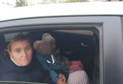 Небезопасное такси: в Твери остановили таксиста, согласившегося везти детей без кресел