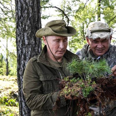 Владимир Путин в компании Сергея Шойгу провел два дня на отдыхе в Сибири