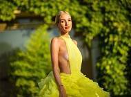 Самая яркая гостья Венецианского кинофестиваля: Леони Ханне и ее воздушное желтое платье мечты