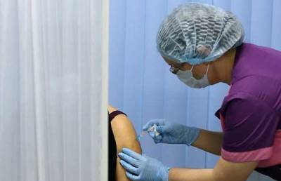 Мэр Ивано-Франковска объявил о премии для первой забеременевшей после вакцинации от коронавируса