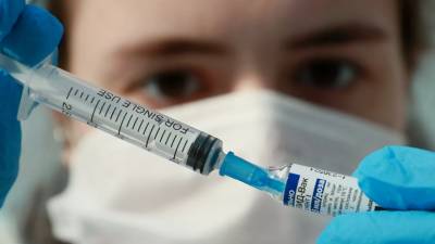 Инфекционист Яковлев дал советы по вакцинации от COVID-19 и гриппа