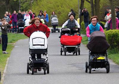 В субботу по всей Чехии пройдут гонки детских колясок