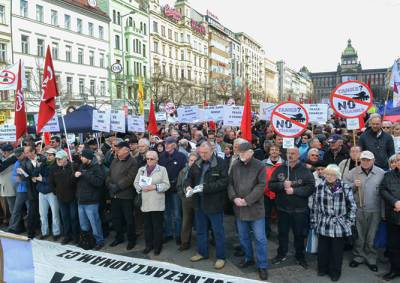 В центре Праги сошлись противники и сторонники военного конвоя США