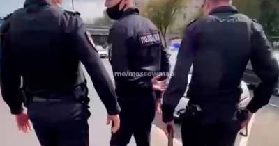 В Москве задержание пранкера в полицейской форме попало на видео