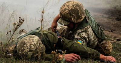 На Донбассе боевики ранили украинского бойца