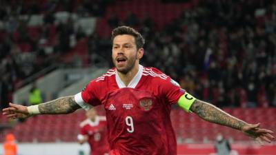 Первый гол Смолова за два года и точный удар Бакаева с пенальти: как Россия вымучила победу над Мальтой в отборе ЧМ-2022