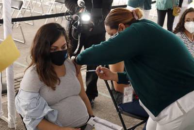 В ВОЗ назвали опасные последствия от коронавируса для беременных