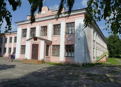 Директор школы в Курской области порвал ухо восьмикласснику за серьгу
