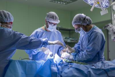 Пациенту из Германии удалили опухоль мозга в клинике Мешалкина в Новосибирске