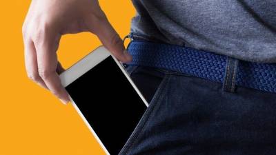 Миф или правда: может ли телефон в кармане привести к мужскому бесплодию