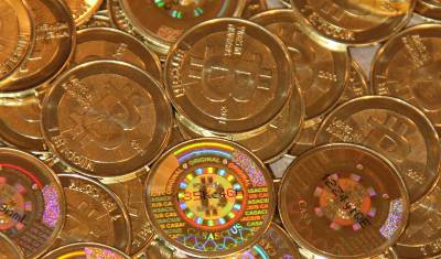Дмитрий Песков заявил о невозможности признать биткоин официальной валютой