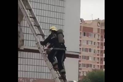 Момент спасения ребенка из разрушенного взрывом дома в Ногинске попал на видео