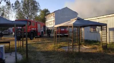 В Затоке случился пожар на базе отдыха, сгорели 4 дома