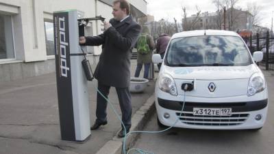 Прогресс не для всех: московские "человейники" не смогут перейти на электромобили