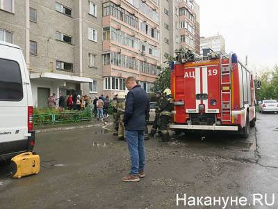 Жителей подъезда дома на Уралмаше, где прогремел взрыв не пускают домой