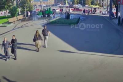 Трое парней напали на коммунальщиков в Харькове и попали на видео