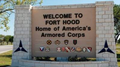 Законодатели попросили переименовать военную базу Форт-Худ в честь генерала с мексиканскими корнями